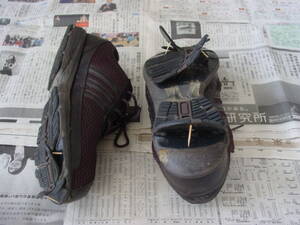 セメダイン社のスーパーXで接着。靴を接着剤でDIY修理。